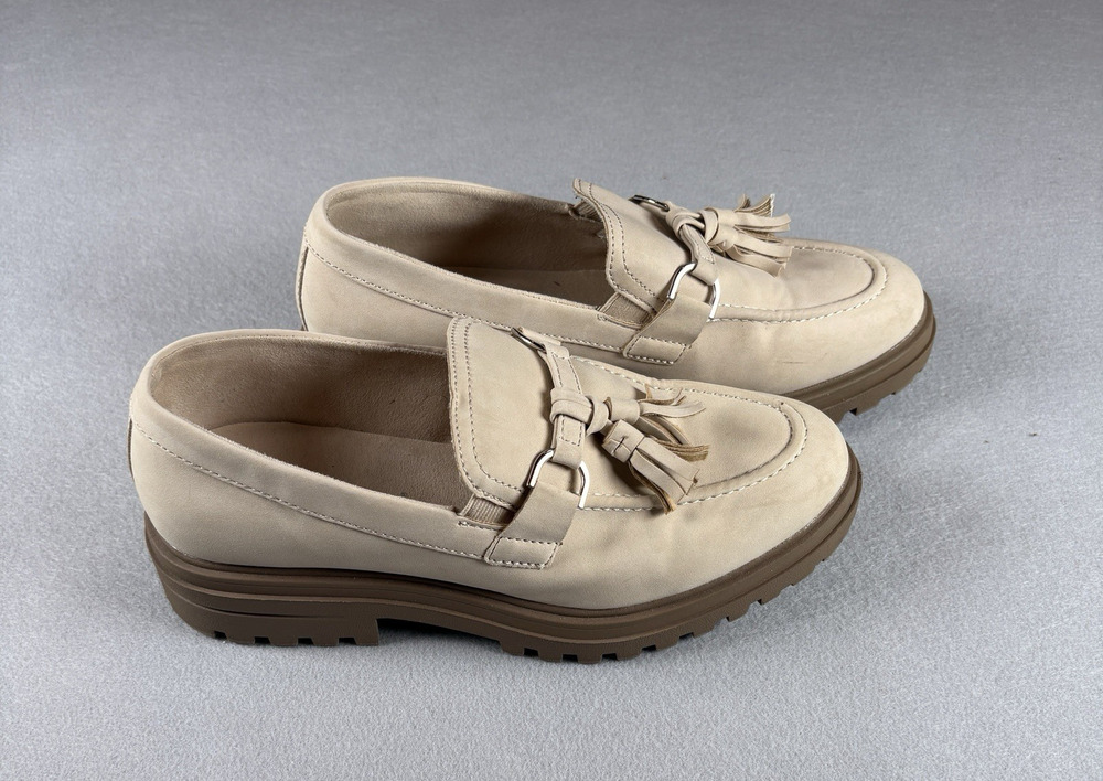 Serra Women's Size 8 Tan Suede Chunky Lug Sole Tassel Loafers